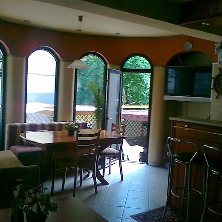 Antik Hotel Varna Esterno foto