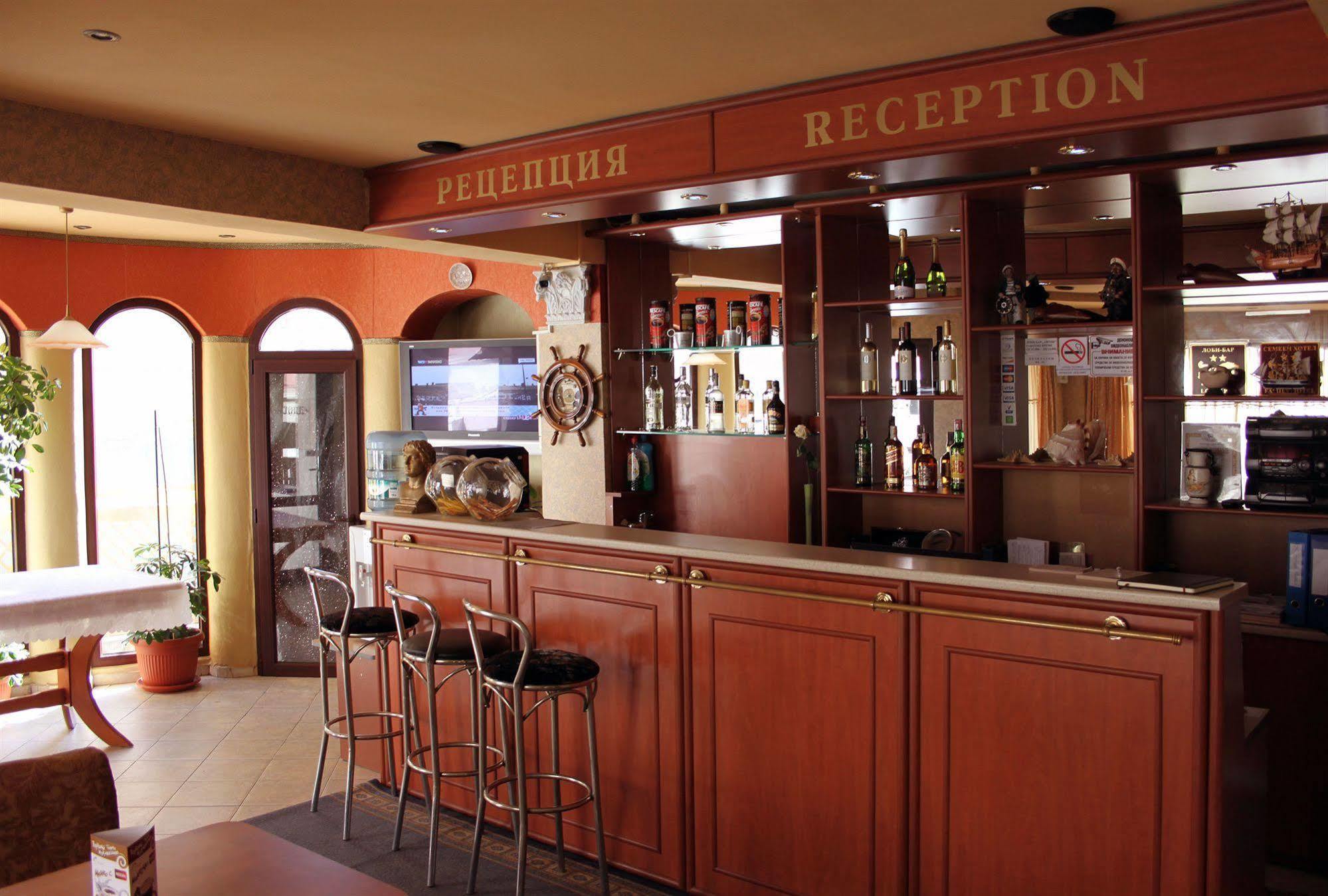 Antik Hotel Varna Esterno foto