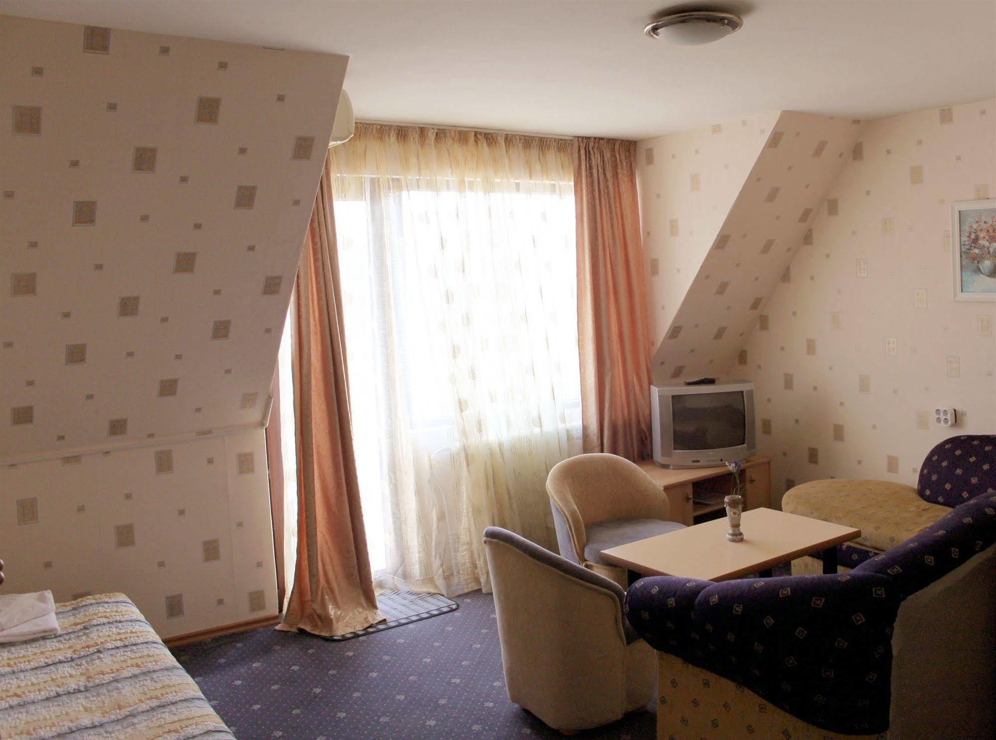 Antik Hotel Varna Esterno foto